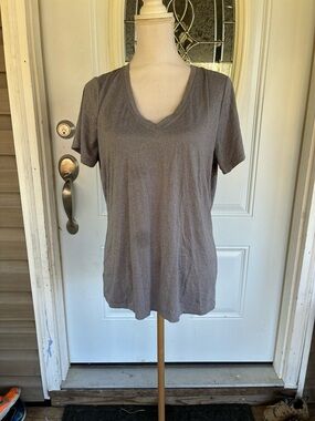 Zone Pro Short Sleeve V-Neck Tee in Taupe
